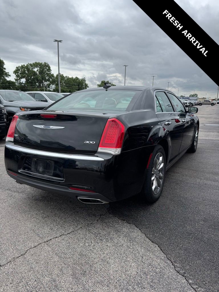 Used 2018 Chrysler 300 Limited AWD/4WD image 4