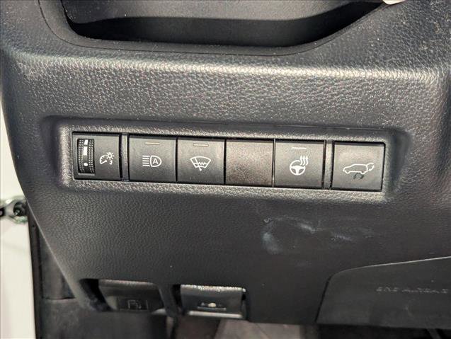 Used 2019 Toyota RAV4 XLE Premium w/ Cold Weather Package image 9