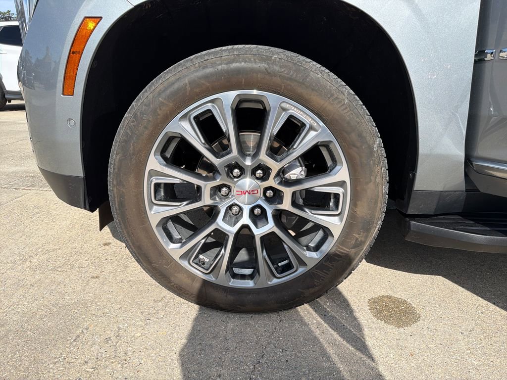 Used 2025 GMC Yukon XL Denali image 30