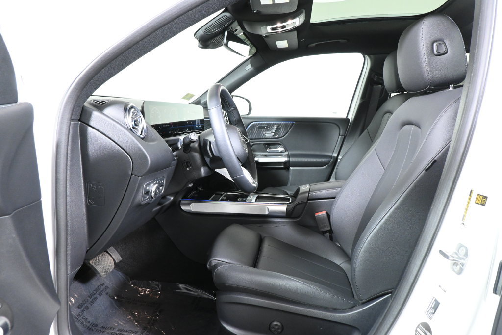Certified 2026 Mercedes-Benz GLB 250 4MATIC image 3