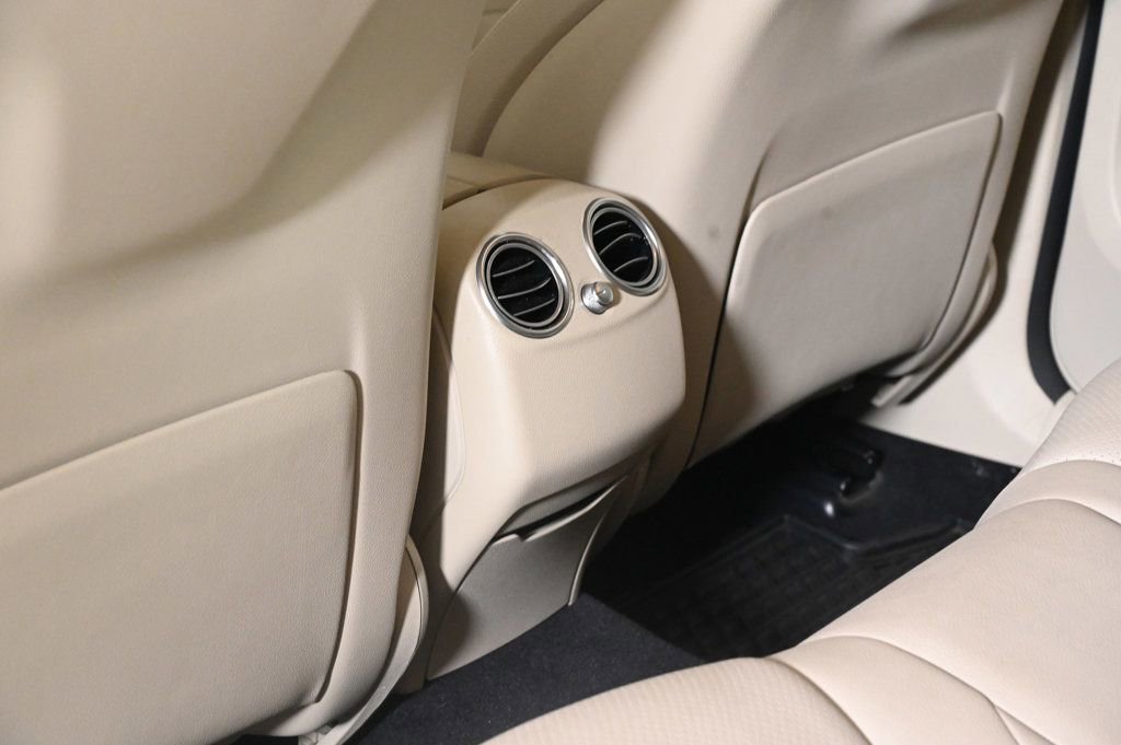 Used 2020 Mercedes-Benz GLC 300 image 18