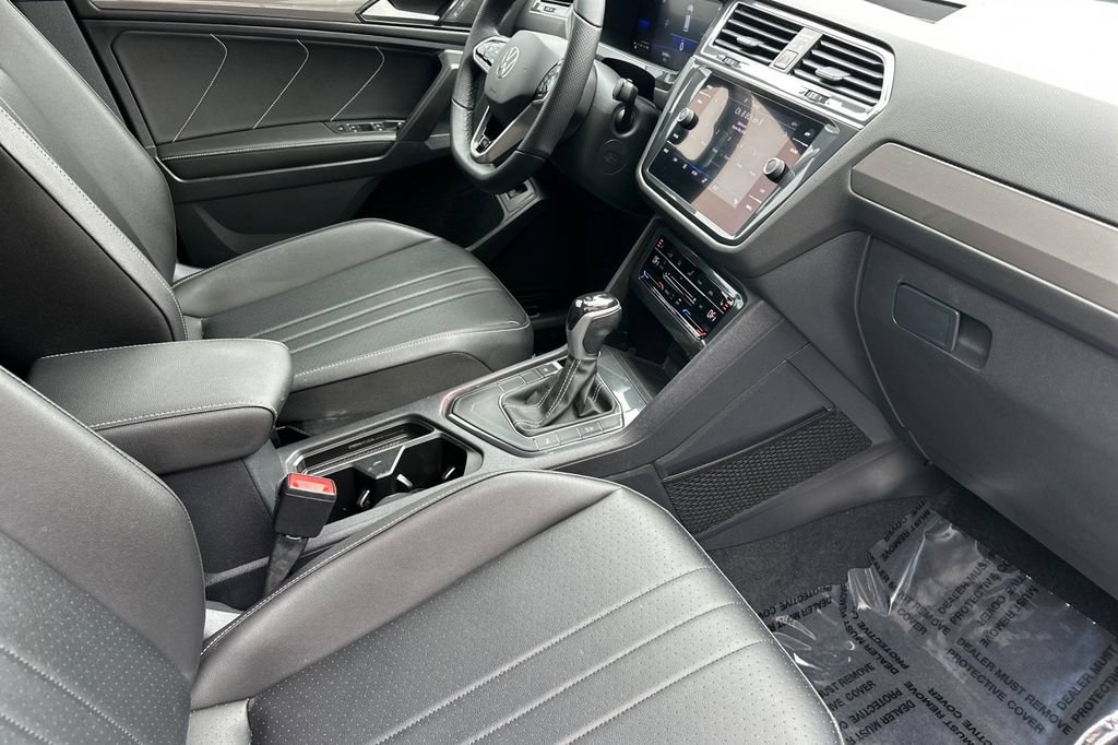 Used 2022 Volkswagen Tiguan SE R-Line FWD image 17