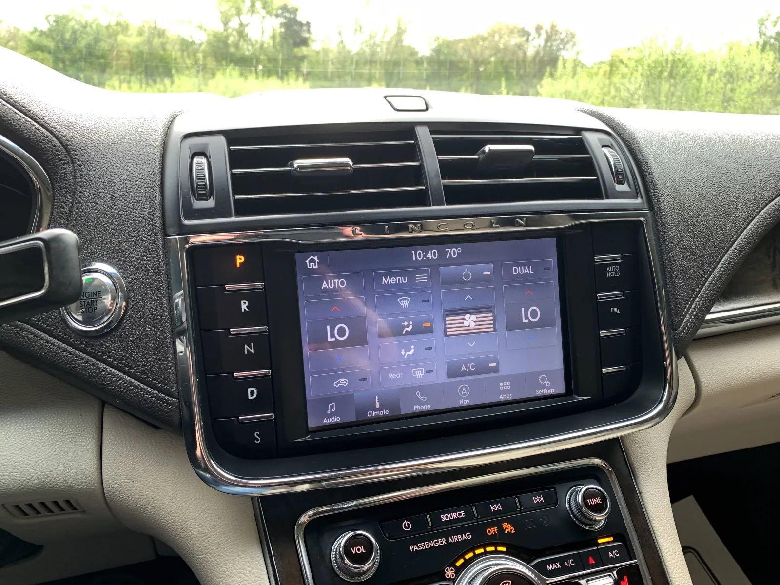 Used 2020 Lincoln Continental w/ Premium Package image 15