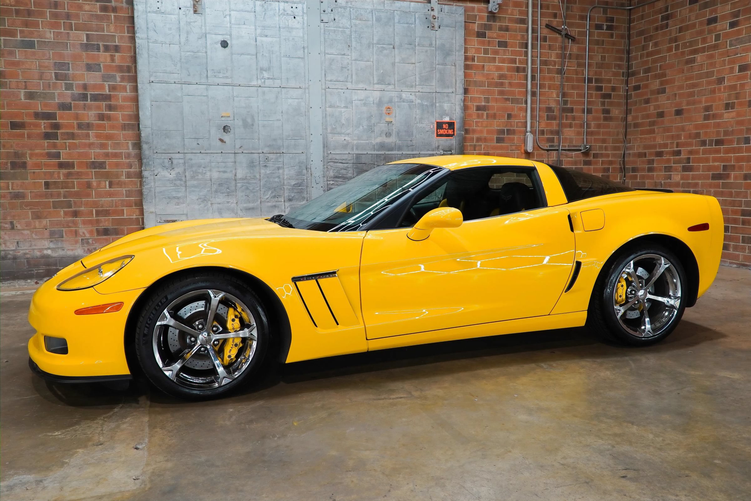 Used 2013 Chevrolet Corvette Grand Sport w/ 3LT Preferred Equipment Group RWD image 8