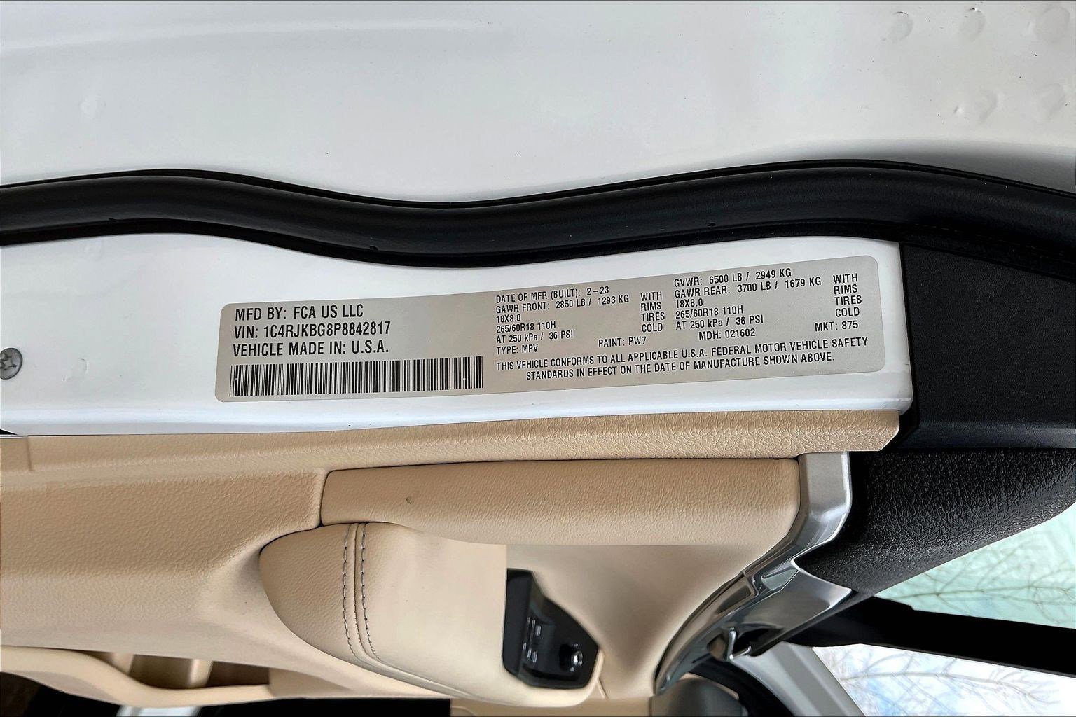 Used 2023 Jeep Grand Cherokee L Limited image 19