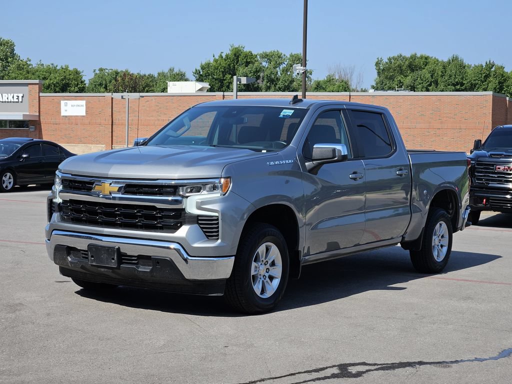 Used 2025 Chevrolet Silverado 1500 LT RWD image 2