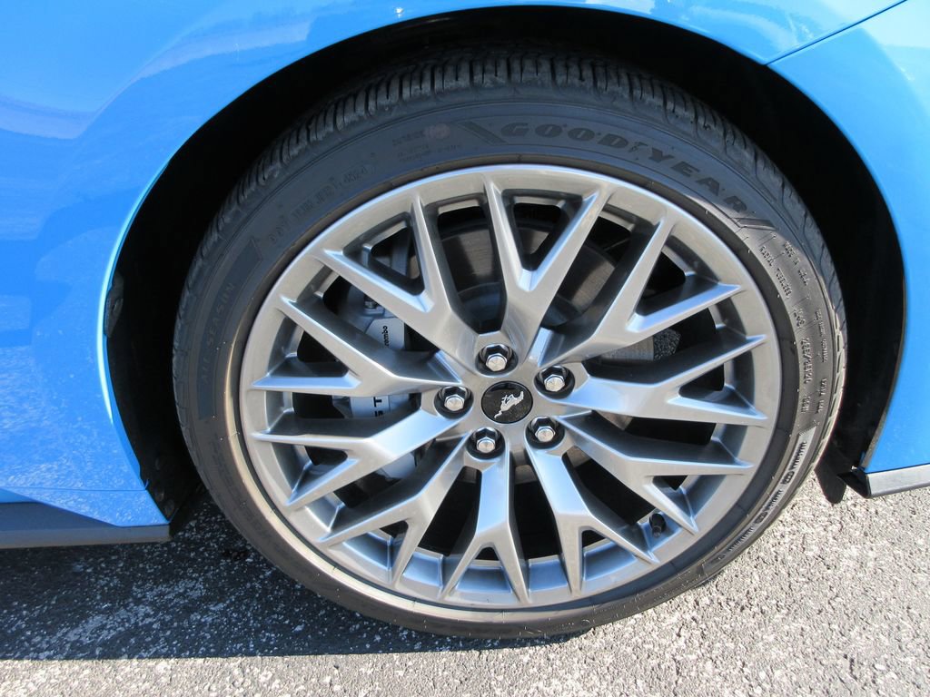 Used 2025 Ford Mustang GT Premium image 9