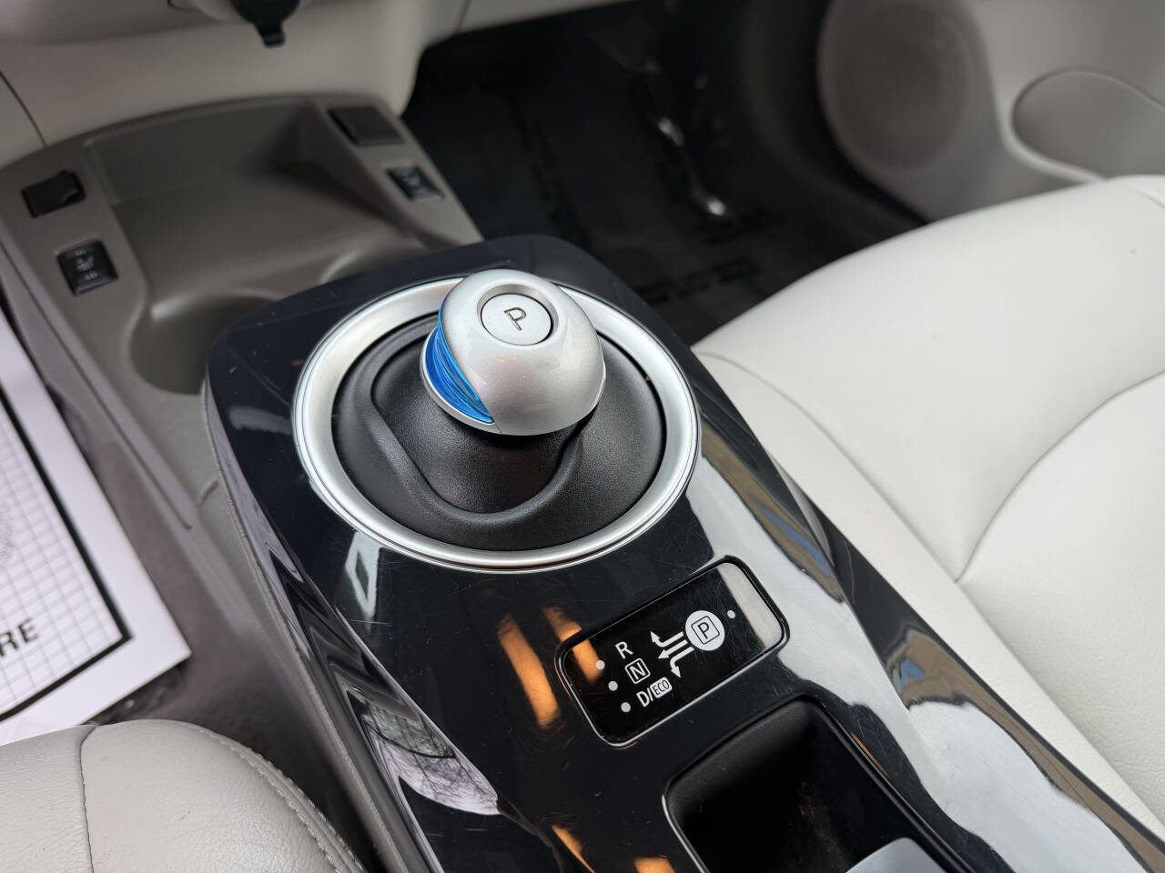 Used 2012 Nissan Leaf SL image 20