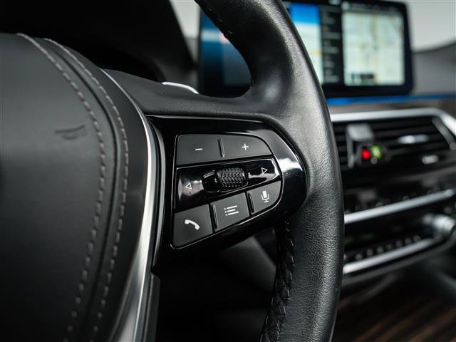 Used 2021 BMW 530e w/ Convenience Package RWD image 19