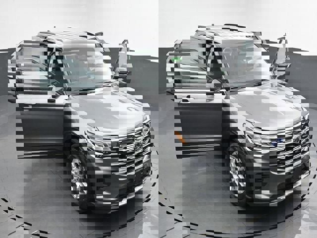 Used 2025 Ford Explorer Active image 34