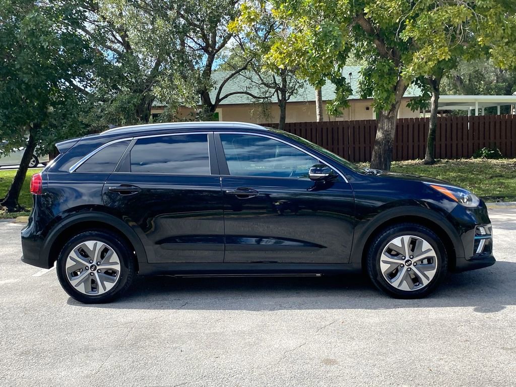 Used 2021 Kia Niro EX Premium w/ Cold Weather Package image 8