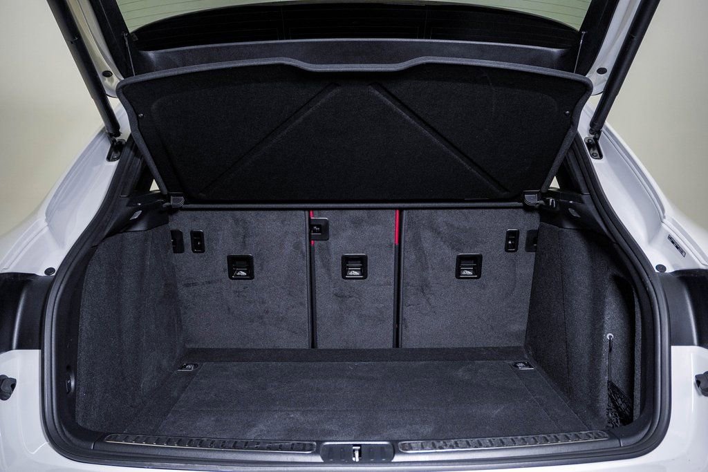 Certified 2025 Porsche Macan image 28