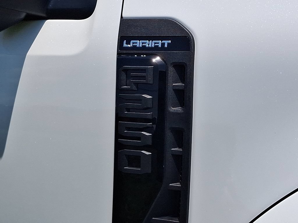 New 2026 Ford F250 Lariat w/ Black Appearance Package AWD/4WD image 21