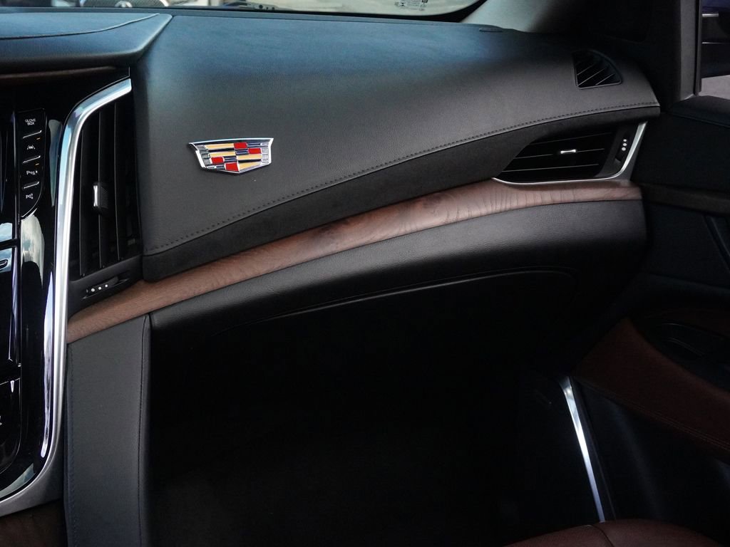 Used 2020 Cadillac Escalade Luxury w/ Escalade Sport Edition image 41