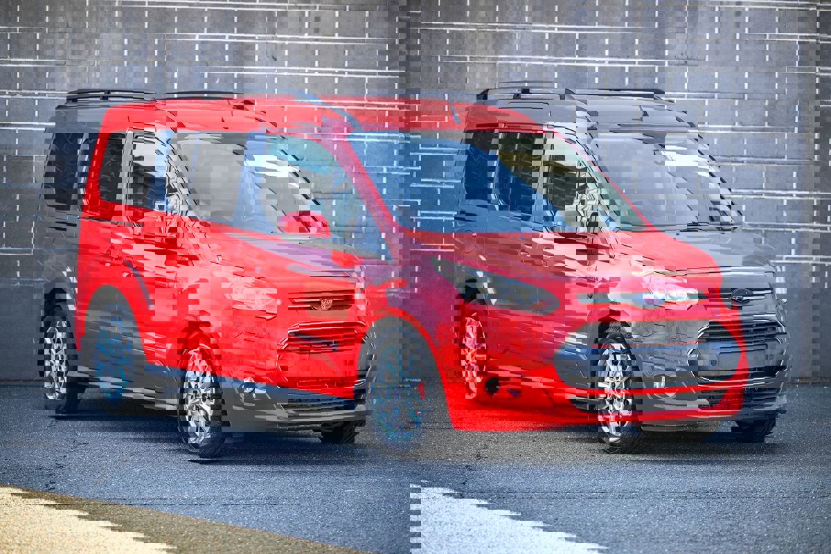 Used 2014 Ford Transit Connect Titanium image 2