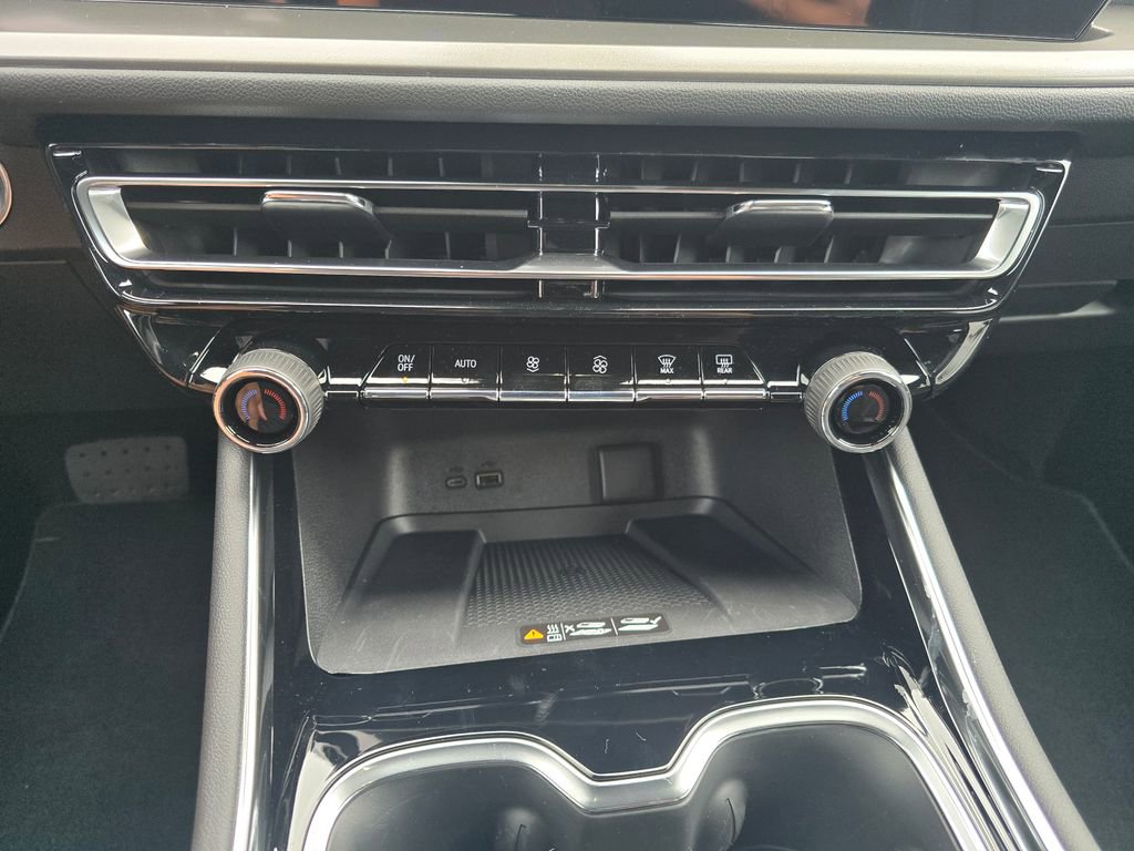 New 2026 Chevrolet Traverse LT w/ Midnight/Sport Edition image 12