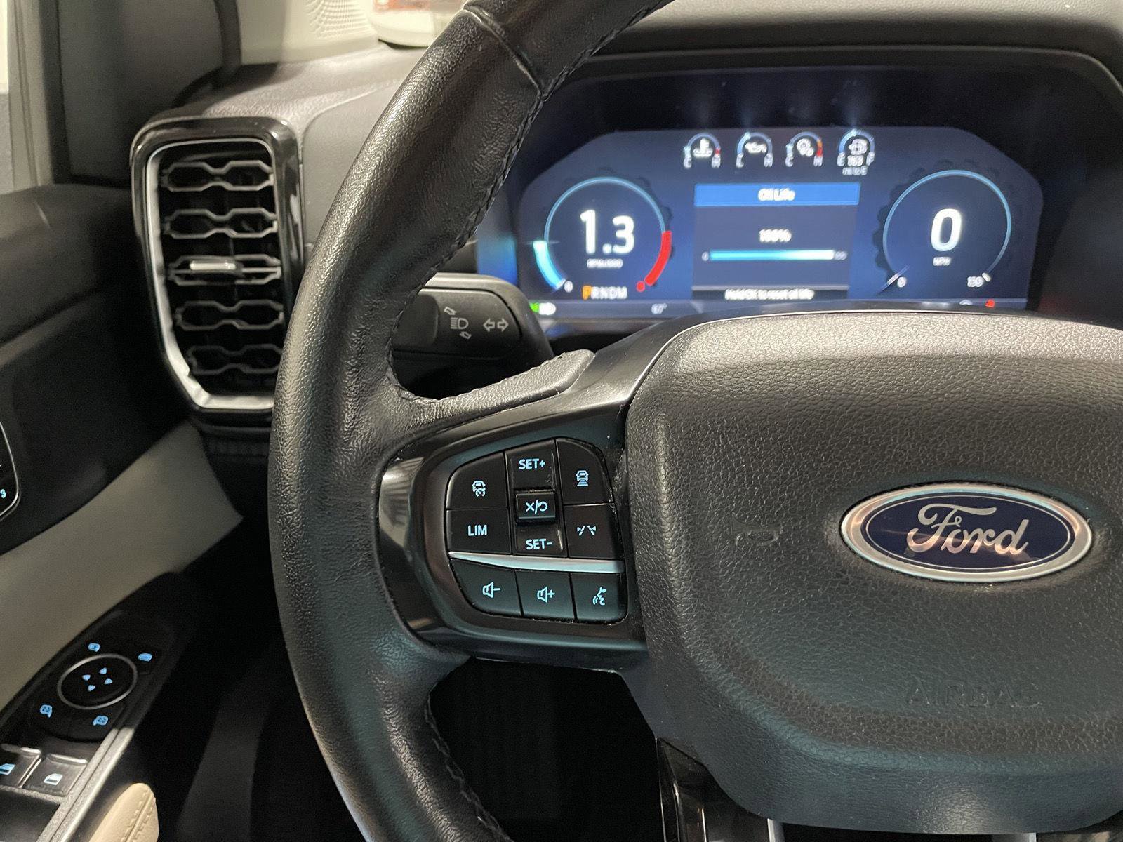 Used 2024 Ford Ranger Lariat w/ FX4 Off-Road Package image 11