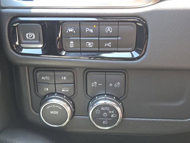 Certified 2025 GMC Yukon Denali AWD/4WD image 13