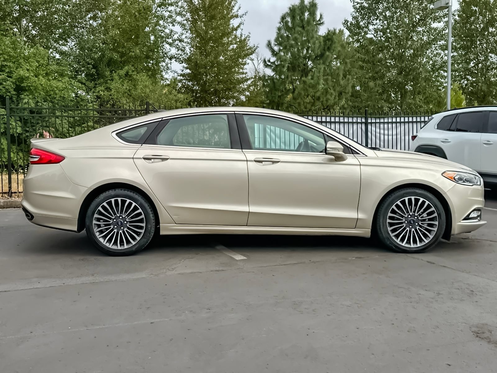Used 2018 Ford Fusion Titanium AWD/4WD image 2