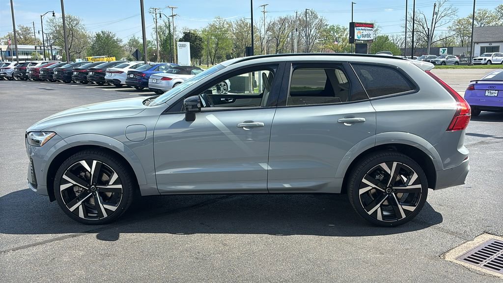 New 2026 Volvo XC60 T8 Ultra w/ Climate Package AWD/4WD image 3