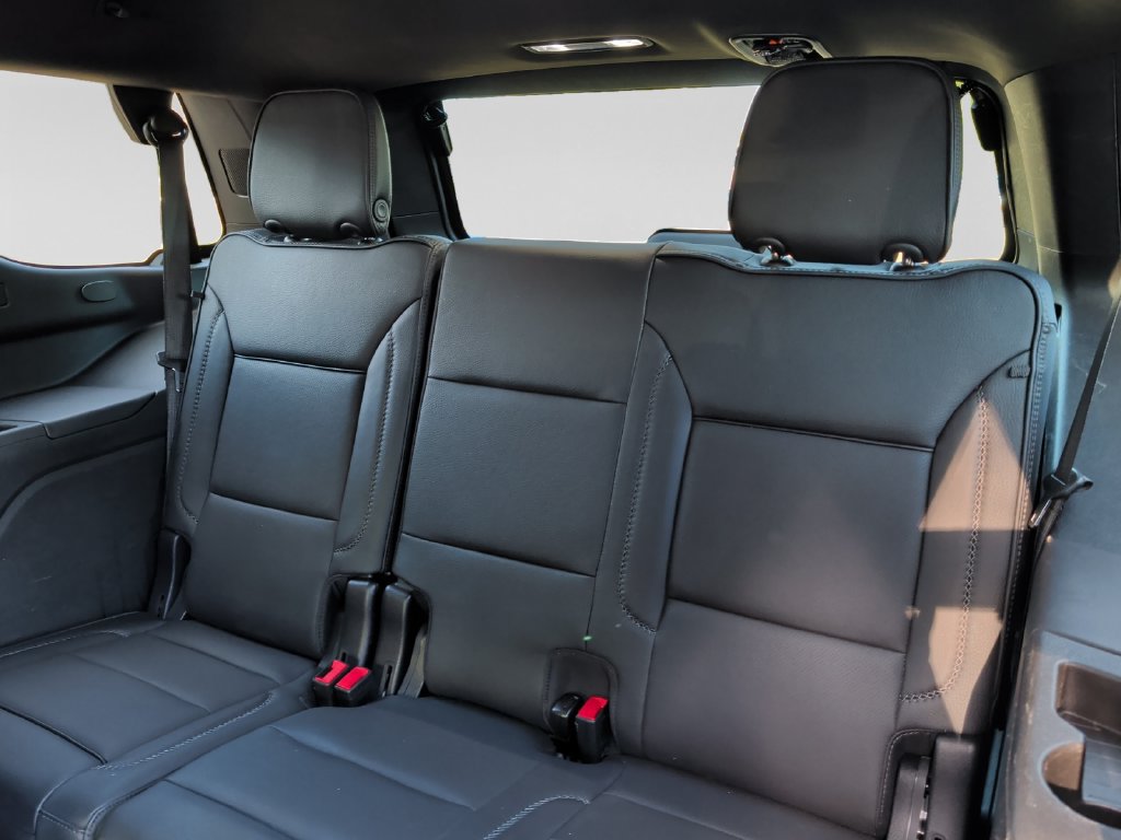Used 2025 GMC Yukon Denali AWD/4WD image 33