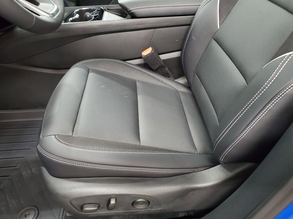 Used 2025 Chevrolet Blazer EV LT FWD image 16