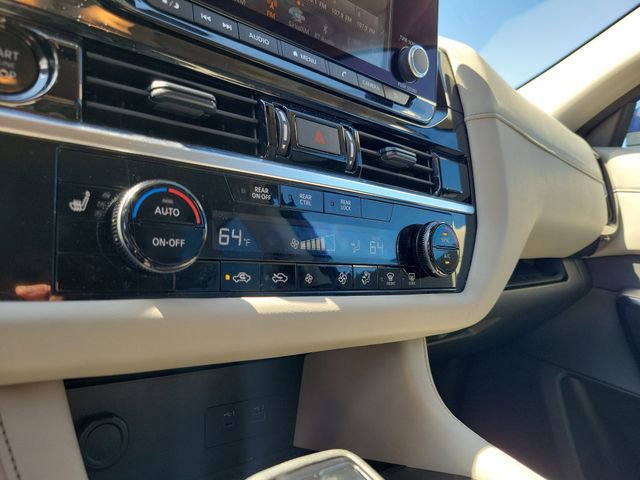 Used 2025 Nissan Pathfinder SV FWD image 21