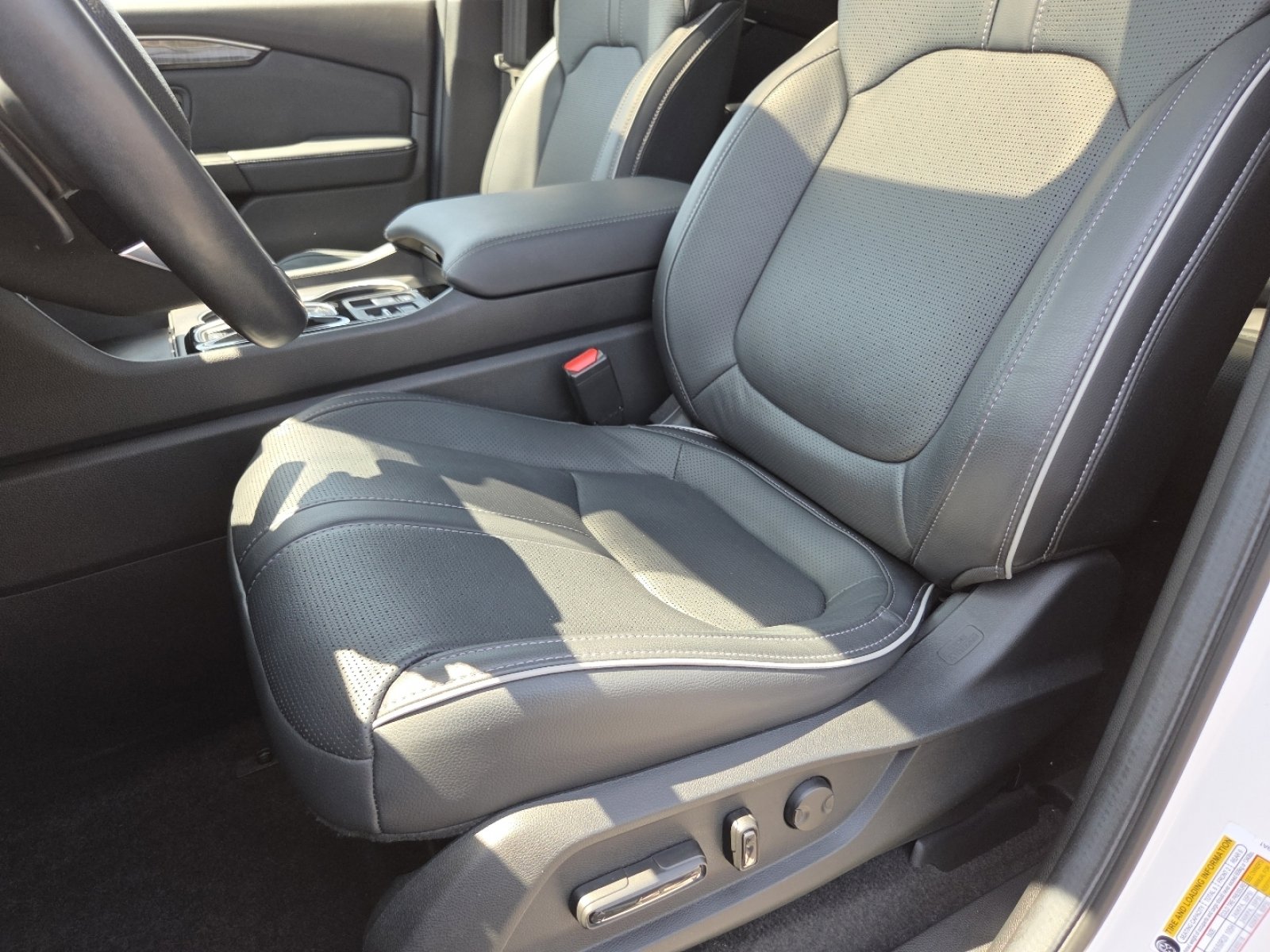 Certified 2024 Honda Pilot Elite image 32