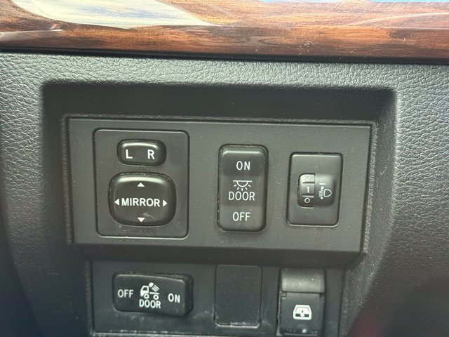 Used 2014 Toyota Tundra Limited w/ Limited Premium Package AWD/4WD image 24
