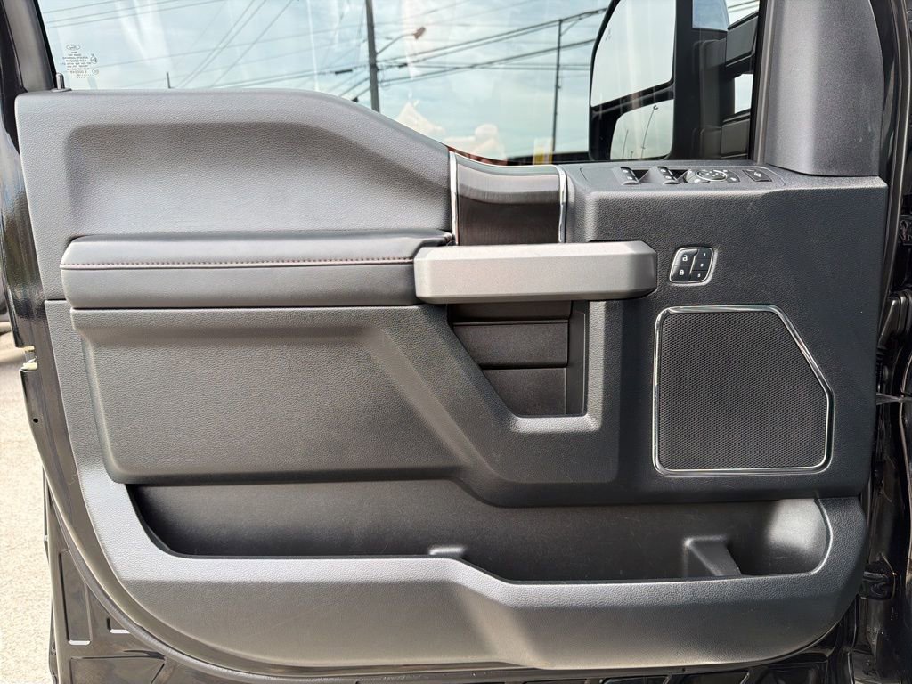 Used 2018 Ford F250 Platinum w/ Platinum Ultimate Package AWD/4WD image 34