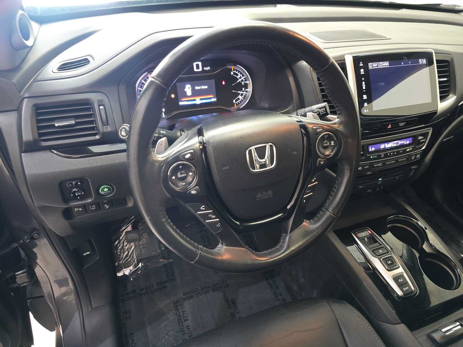 Used 2017 Honda Pilot Touring image 2