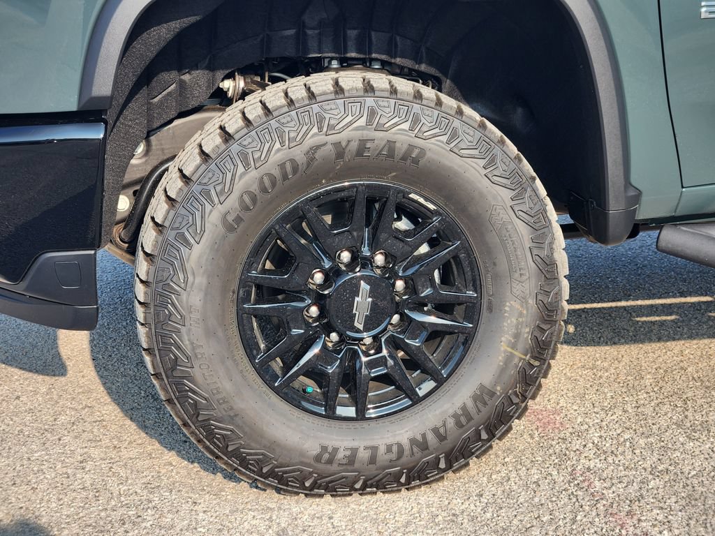 New 2026 Chevrolet Silverado 2500 ZR2 AWD/4WD image 9