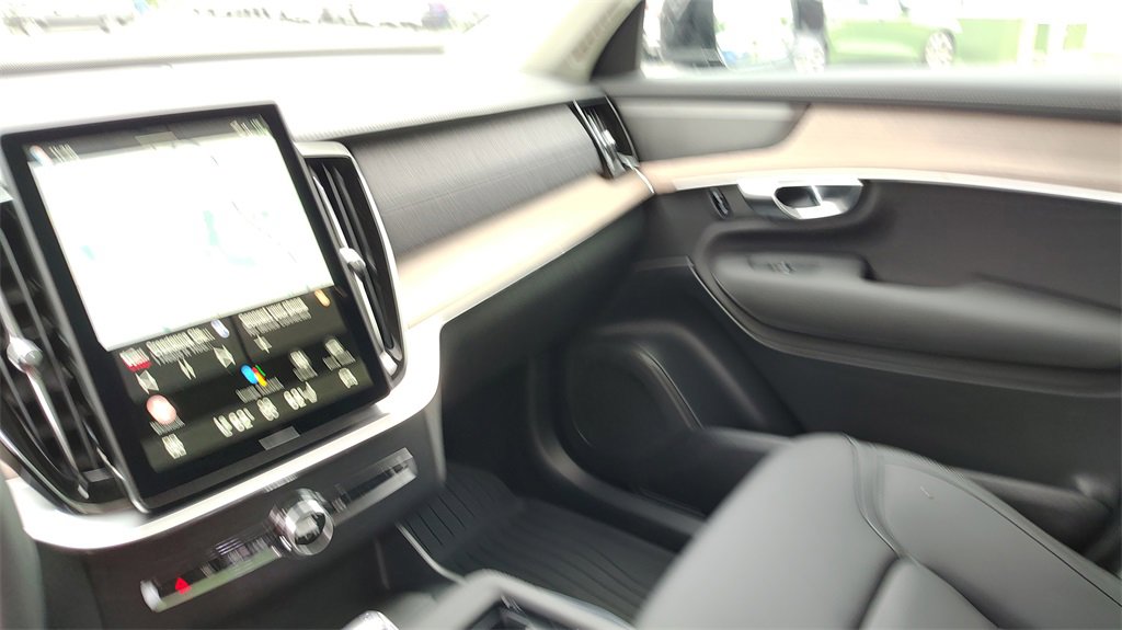 New 2026 Volvo XC90 B6 Plus w/ Protection Package image 26