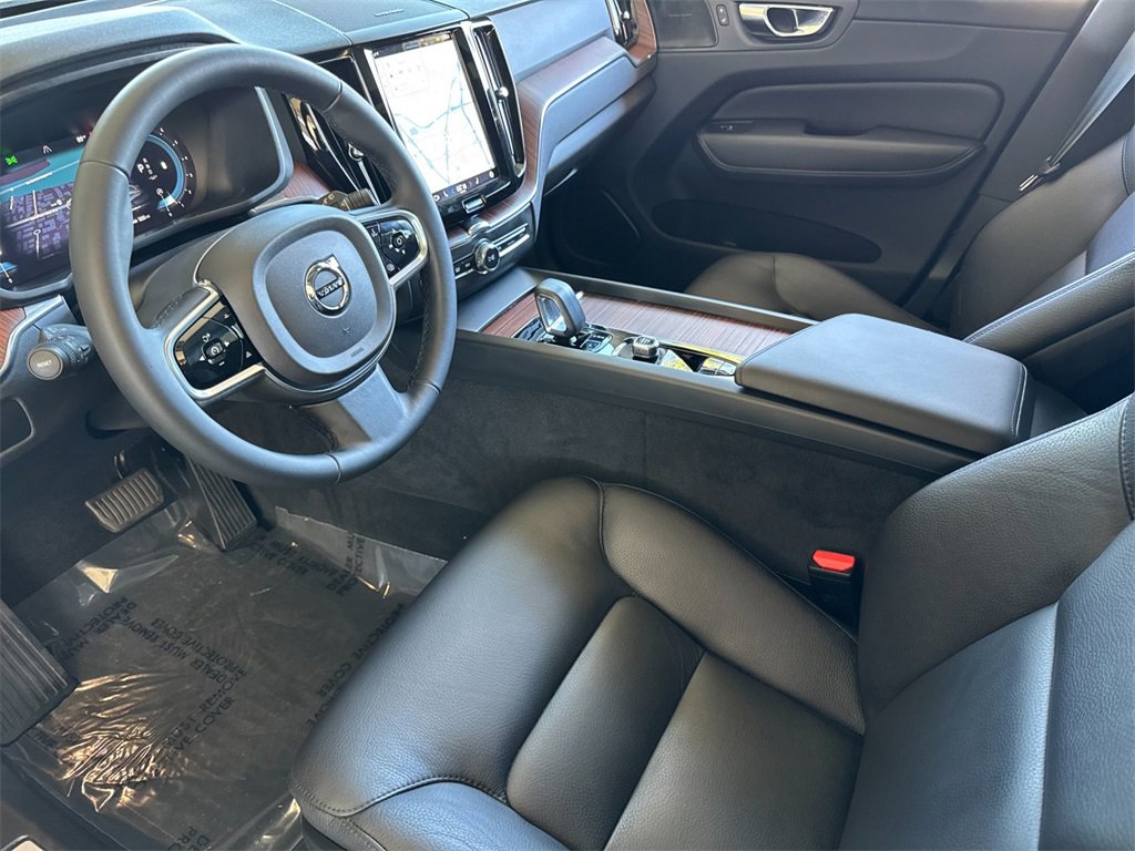 Certified 2023 Volvo XC60 B5 Plus image 9