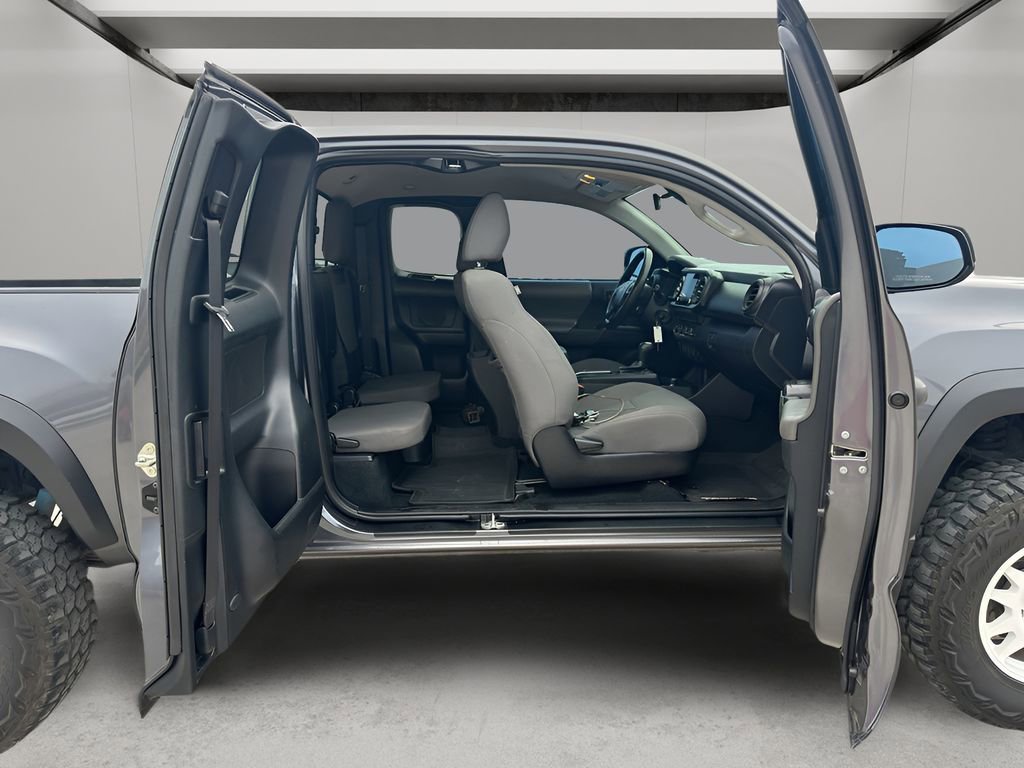 Used 2020 Toyota Tacoma SR w/ SX Package image 30