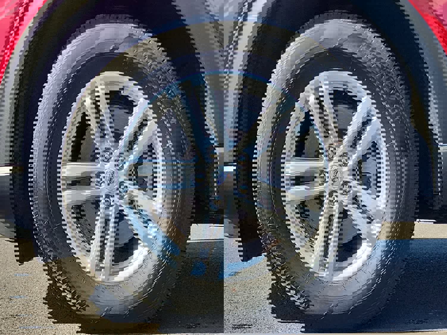 Used 2023 Ford Explorer XLT w/ Equipment Group 202A image 6