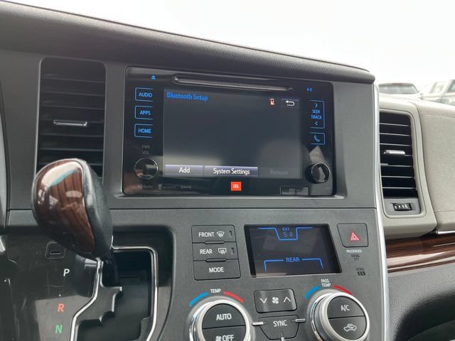 Used 2017 Toyota Sienna Limited FWD image 51