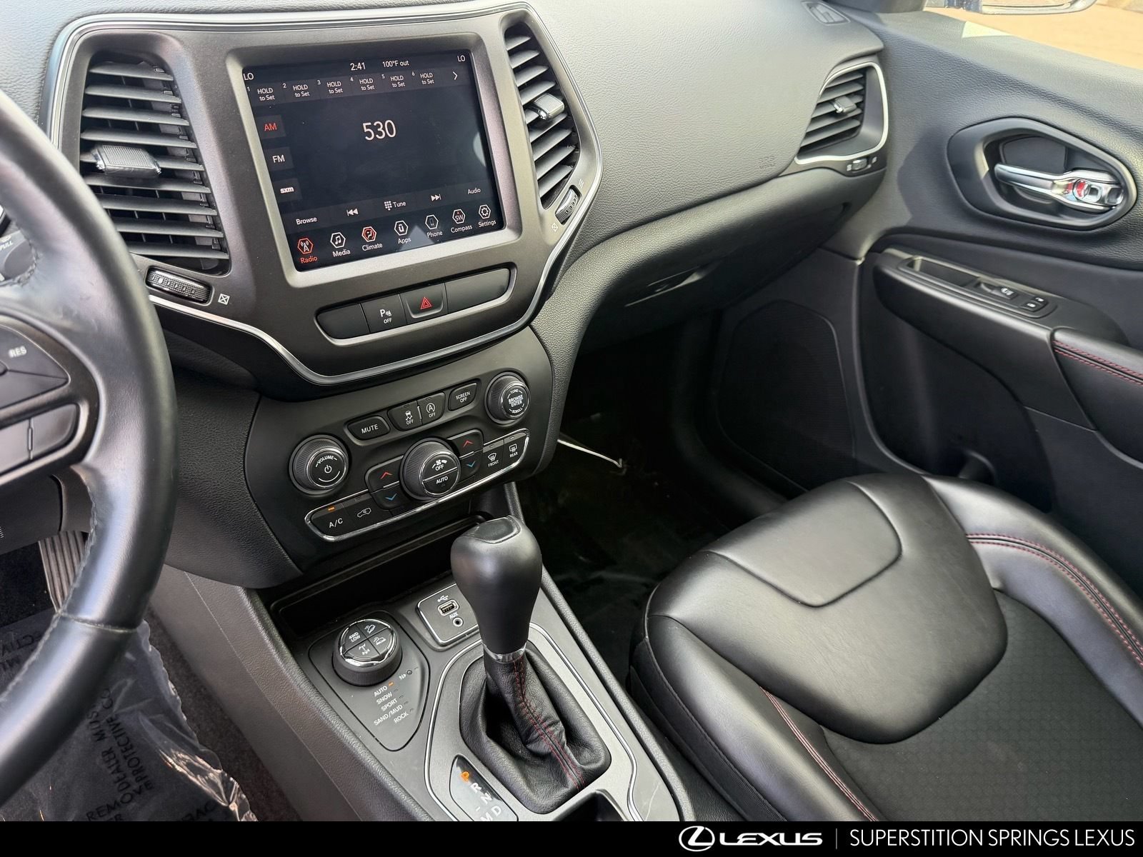 Used 2019 Jeep Cherokee Trailhawk w/ Comfort/Convenience Group AWD/4WD image 26