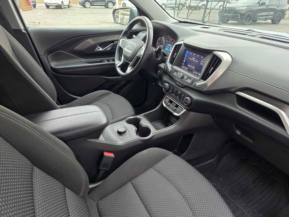 Used 2023 GMC Terrain SLE w/ LPO, Floor Liner Package image 21