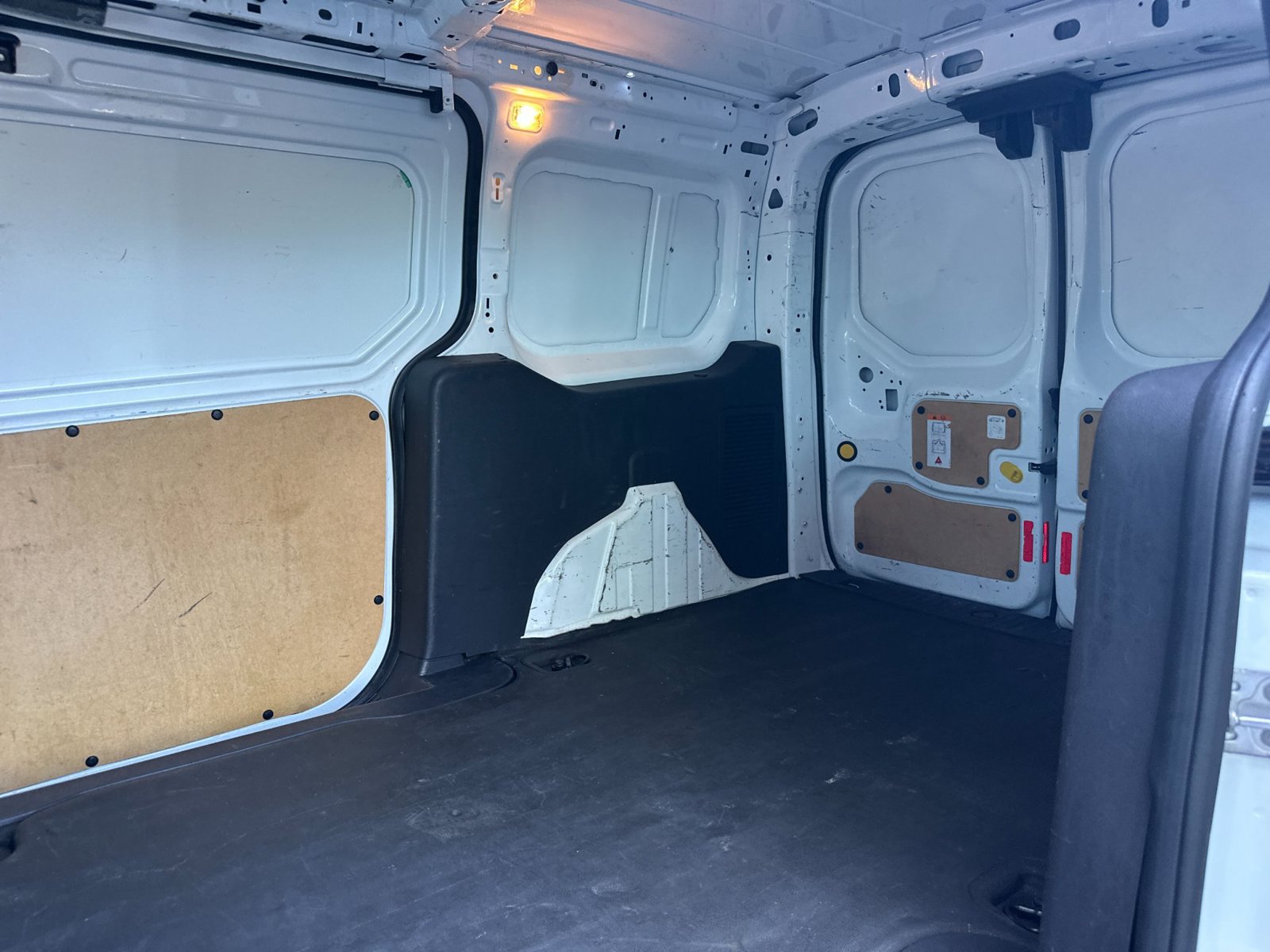 Used 2015 Ford Transit Connect XL FWD image 15