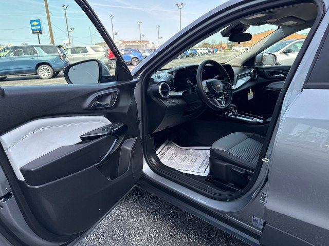 Used 2026 Chevrolet Trax LT w/ Driver Confidence Package image 13