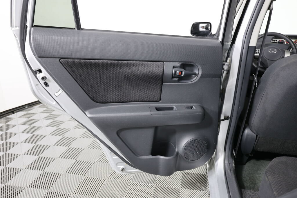 Used 2008 Scion xB FWD image 16