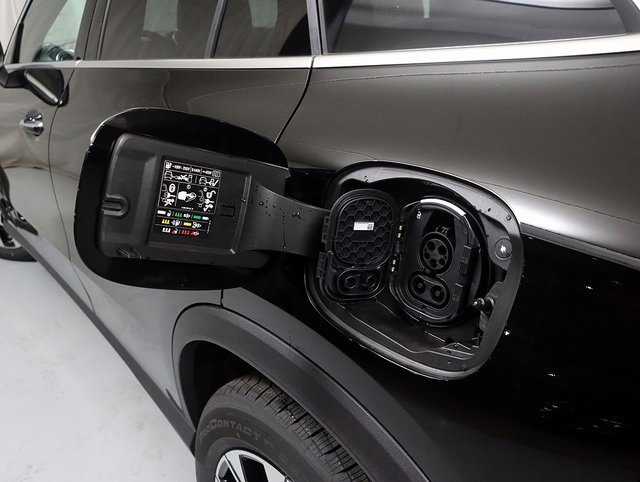 New 2025 Mercedes-Benz GLC 350e 4MATIC image 10