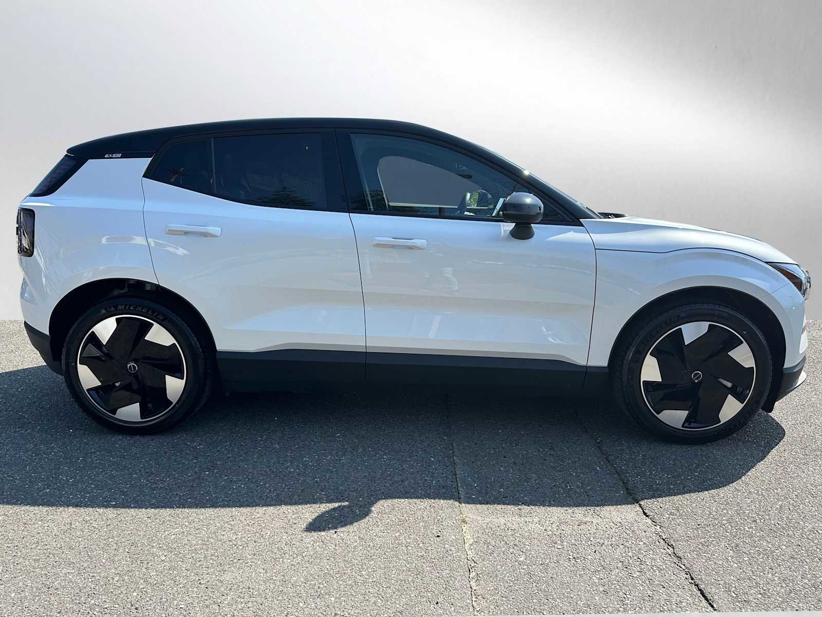 New 2025 Volvo EX30 Plus w/ Protection Package Premier image 8