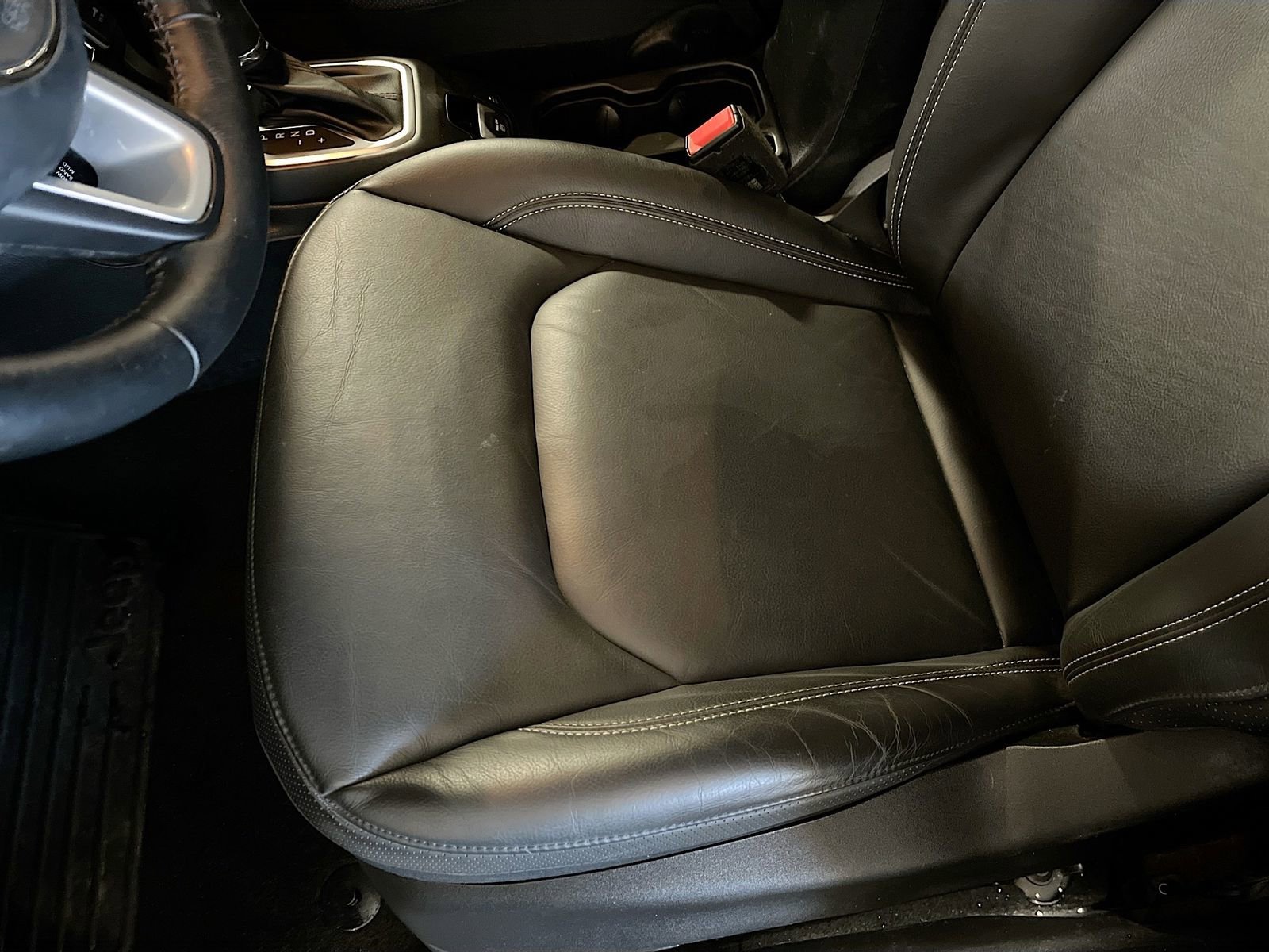 Used 2023 Jeep Renegade Limited image 20