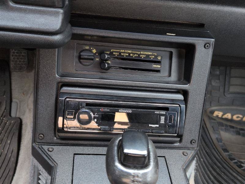 Used 1991 Chevrolet Camaro Z28 RWD image 8