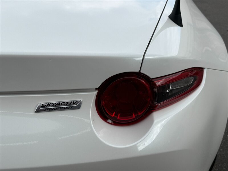 Used 2018 MAZDA MX-5 Miata Grand Touring RWD image 14