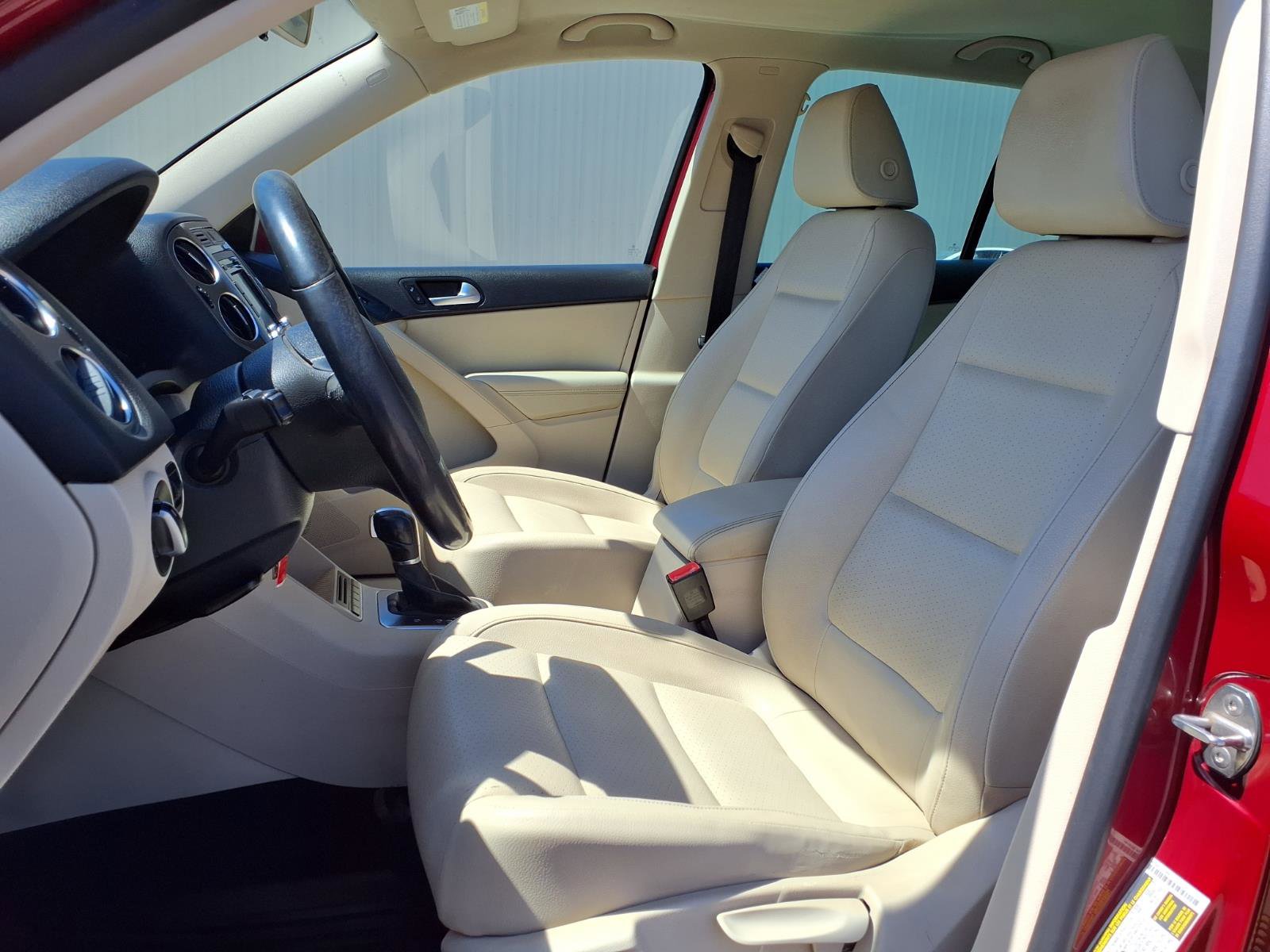 Used 2012 Volkswagen Tiguan S FWD image 12