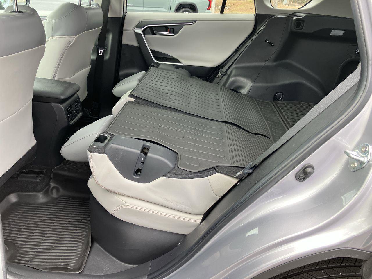 Used 2024 Toyota RAV4 Limited image 26