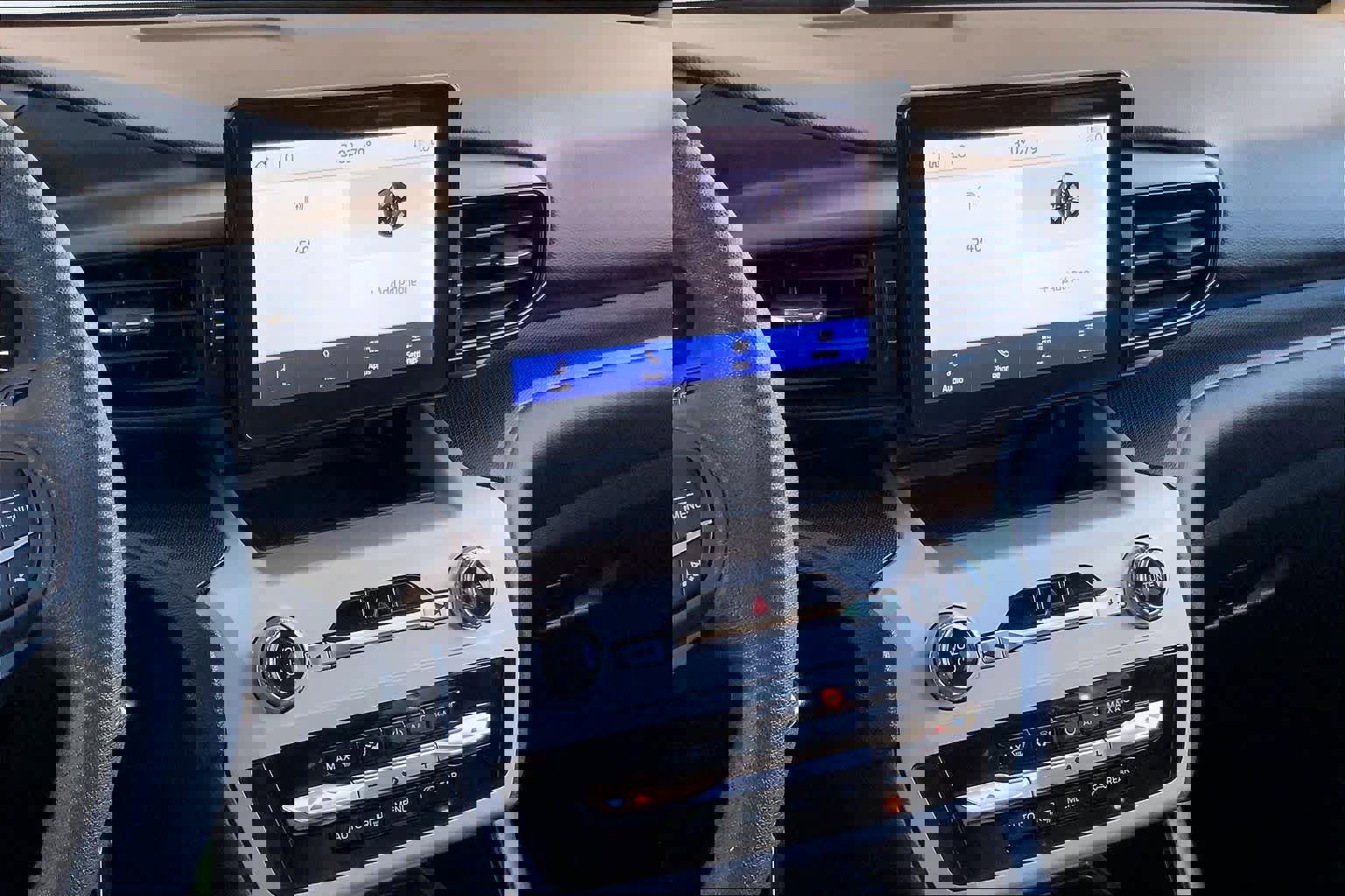 Used 2023 Ford Explorer 4WD image 7